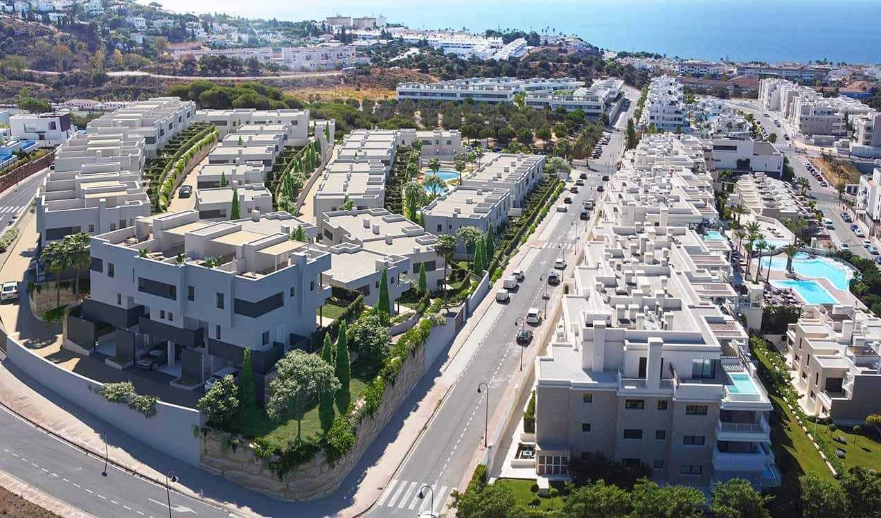 4 bedroom Villa for sale in Marbella with pool garage - € 654,000 (Ref: 10066451)