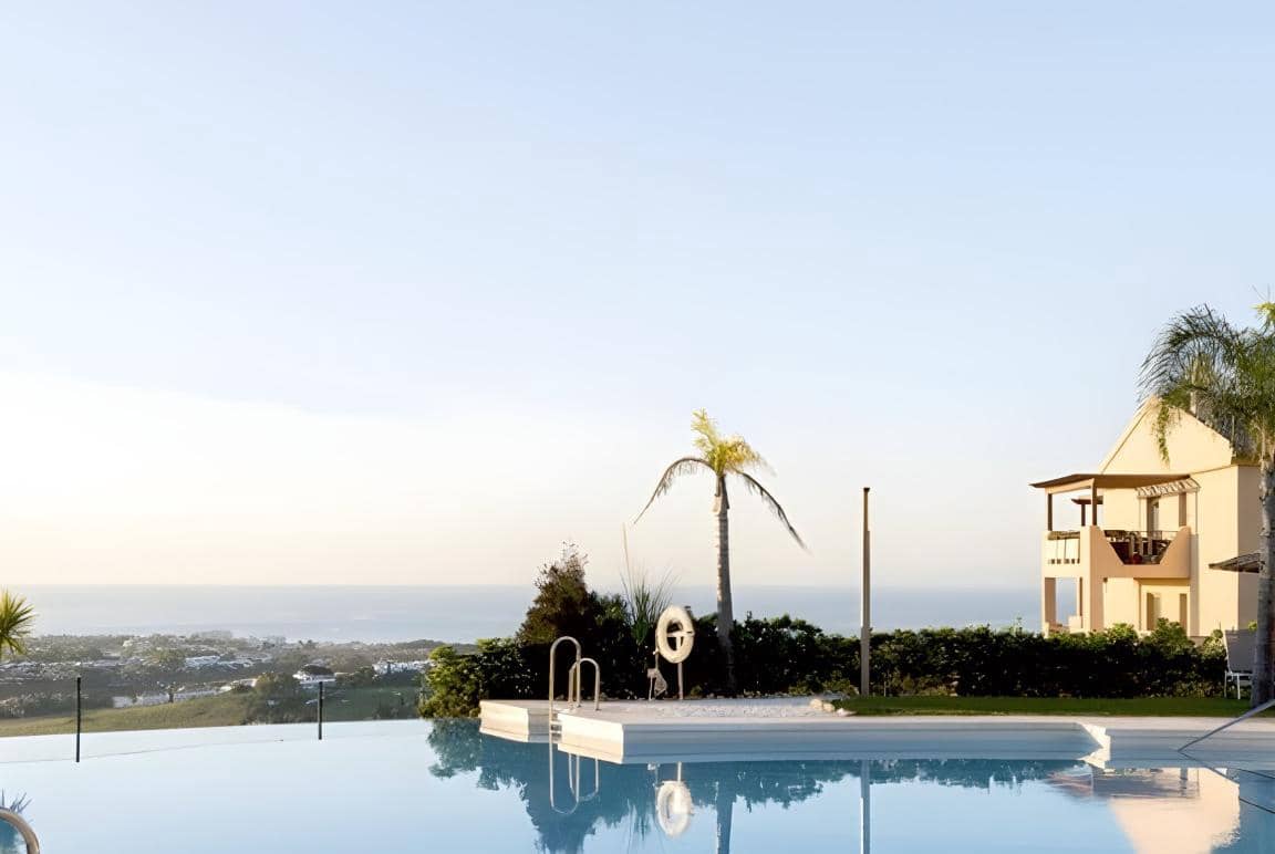 2 bedroom Apartment for sale in Marbella with pool garage - € 385,000 (Ref: 10066453)
