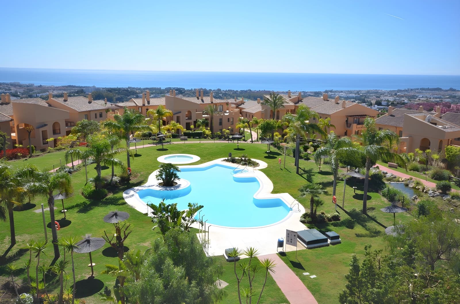 2 bedroom Apartment for sale in Marbella with pool garage - € 385,000 (Ref: 10066453)