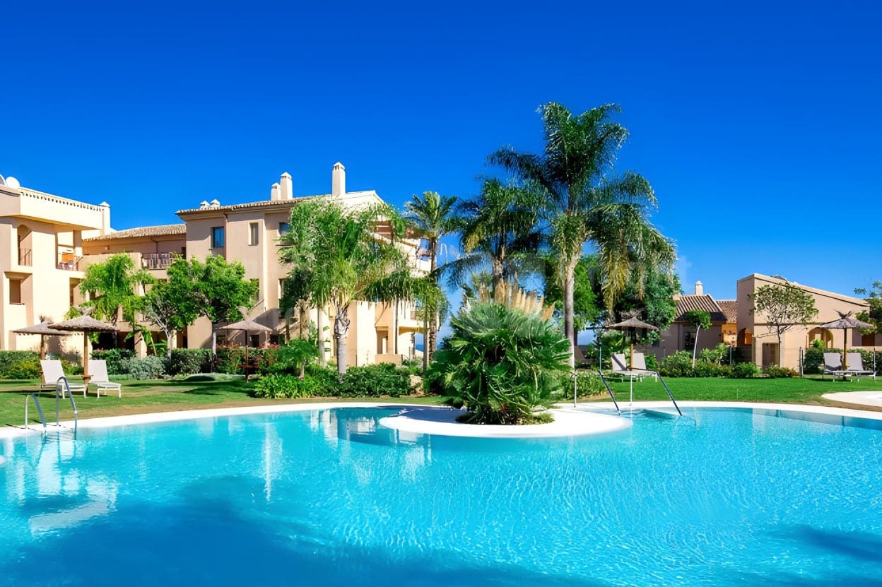 Apartamento de 2 habitaciones en Marbella en venta con piscina garaje - 385.000 € (Ref: 10066453)