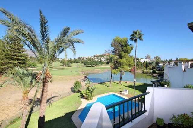 3 makuuhuone Huvila myytävänä paikassa Marbella mukana uima-altaan 
autotalli - 550 000 € (Ref: 10066457)