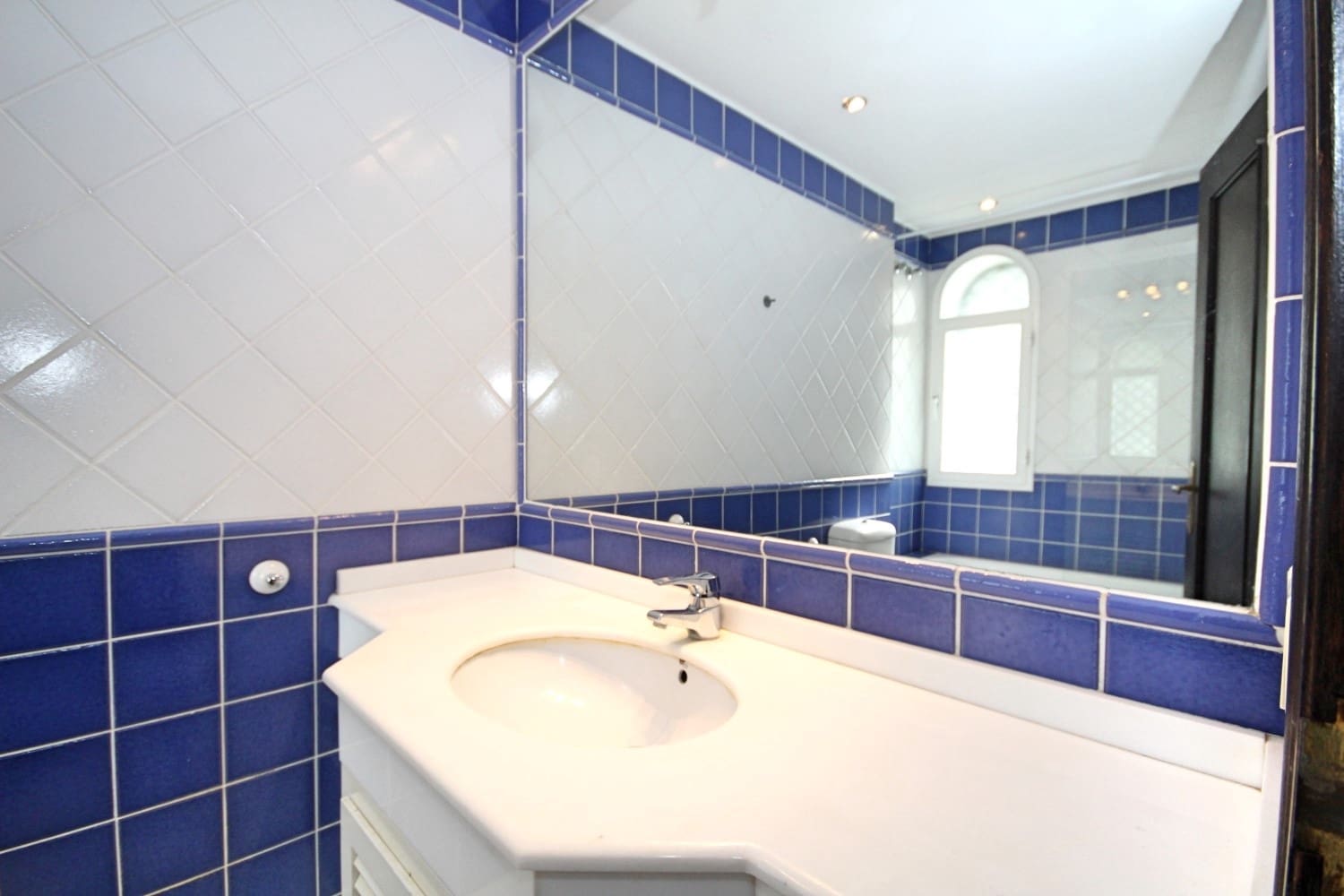 3 soverom Villa til salgs i Marbella med svømmebasseng garasje - € 550 000 (Ref: 10066457)