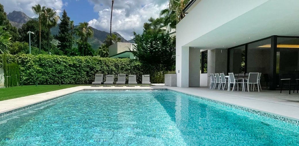 5 Zimmer Villa zu verkaufen in Marbella mit Pool Garage - 4.650.000 € (Ref: 10066458)