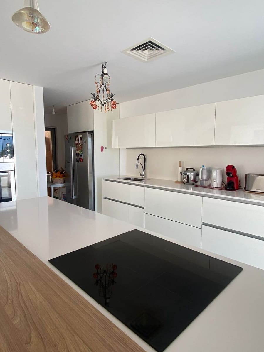 4 Zimmer Villa zu verkaufen in Marbella mit Pool - 1.099.000 € (Ref: 10066460)