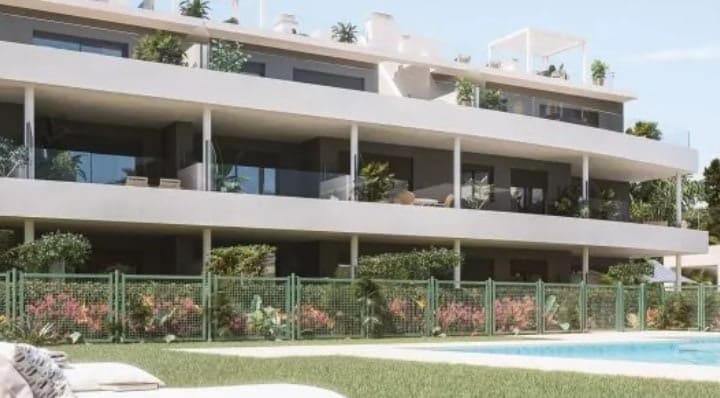 3 soverom Leilighet til salgs i Estepona med svømmebasseng garasje - € 279 000 (Ref: 10066462)