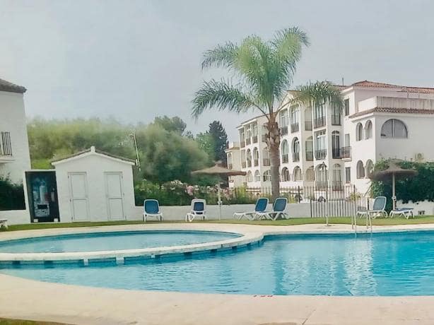 2 chambre Appartement à vendre à Marbella avec piscine - 300 000 € (Ref: 10066471)