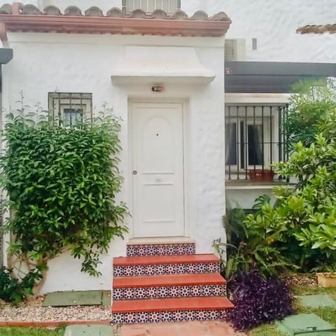 Apartamento de 2 habitaciones en Marbella en venta con piscina - 300.000 € (Ref: 10066471)