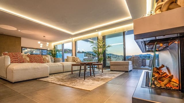 3 sypialnia Willa na sprzedaż w Marbella z basenem garażem - 800 000 € (Ref: 10066472)