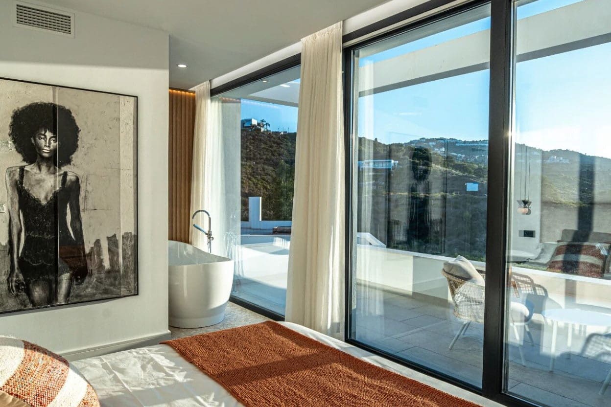 3 bedroom Villa for sale in Marbella with pool garage - € 800,000 (Ref: 10066472)