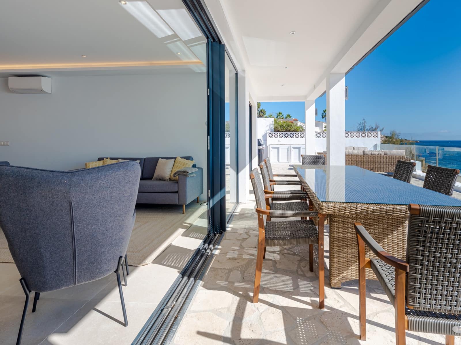 4 bedroom Villa for sale in Marbella with pool garage - € 2,495,000 (Ref: 10066480)