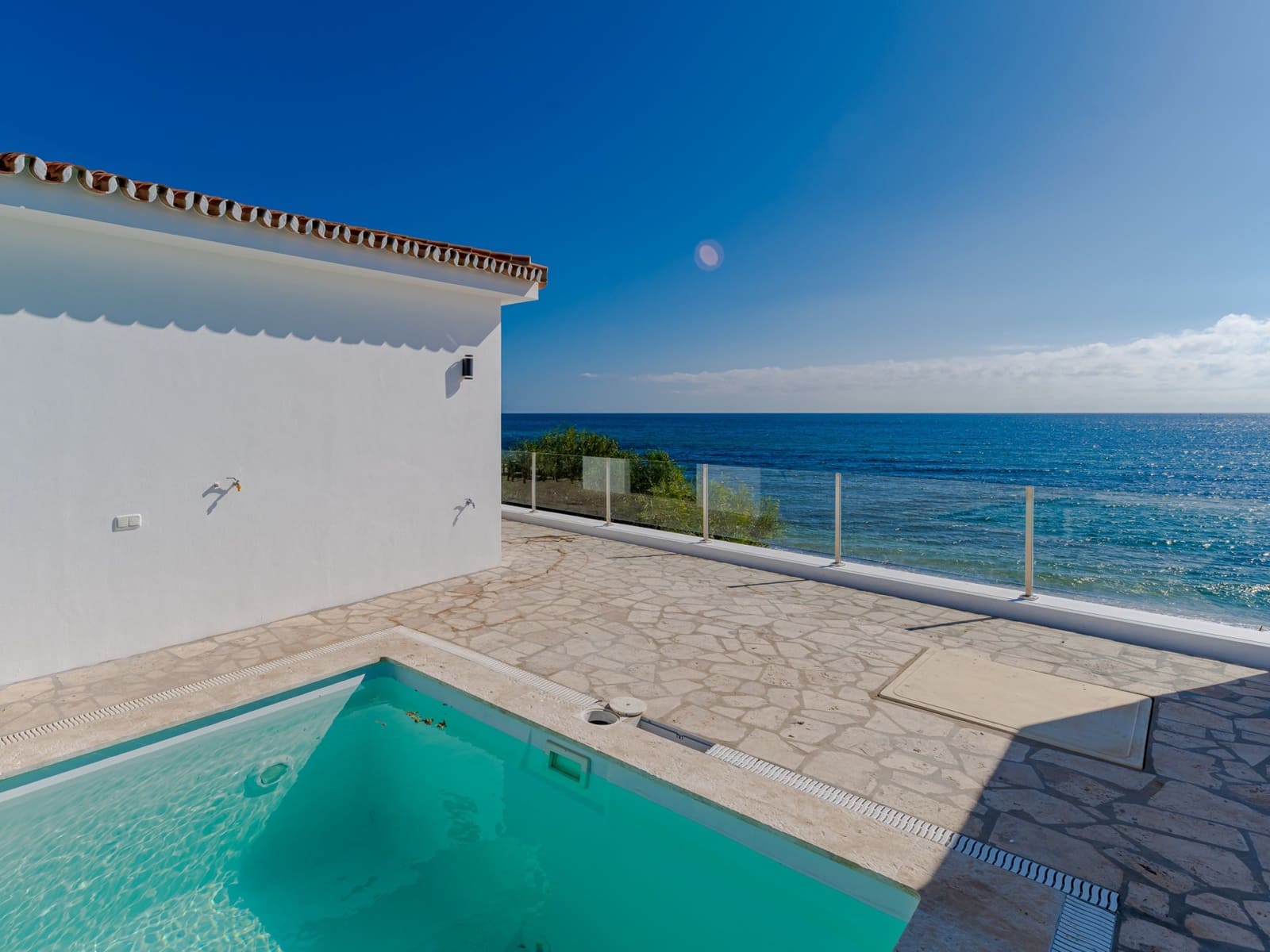 4 bedroom Villa for sale in Marbella with pool garage - € 2,495,000 (Ref: 10066480)