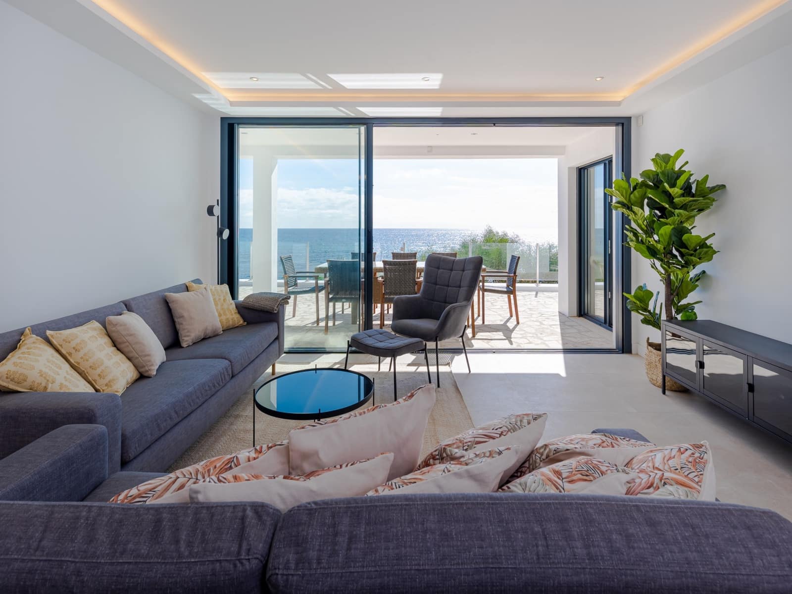 4 bedroom Villa for sale in Marbella with pool garage - € 2,495,000 (Ref: 10066480)