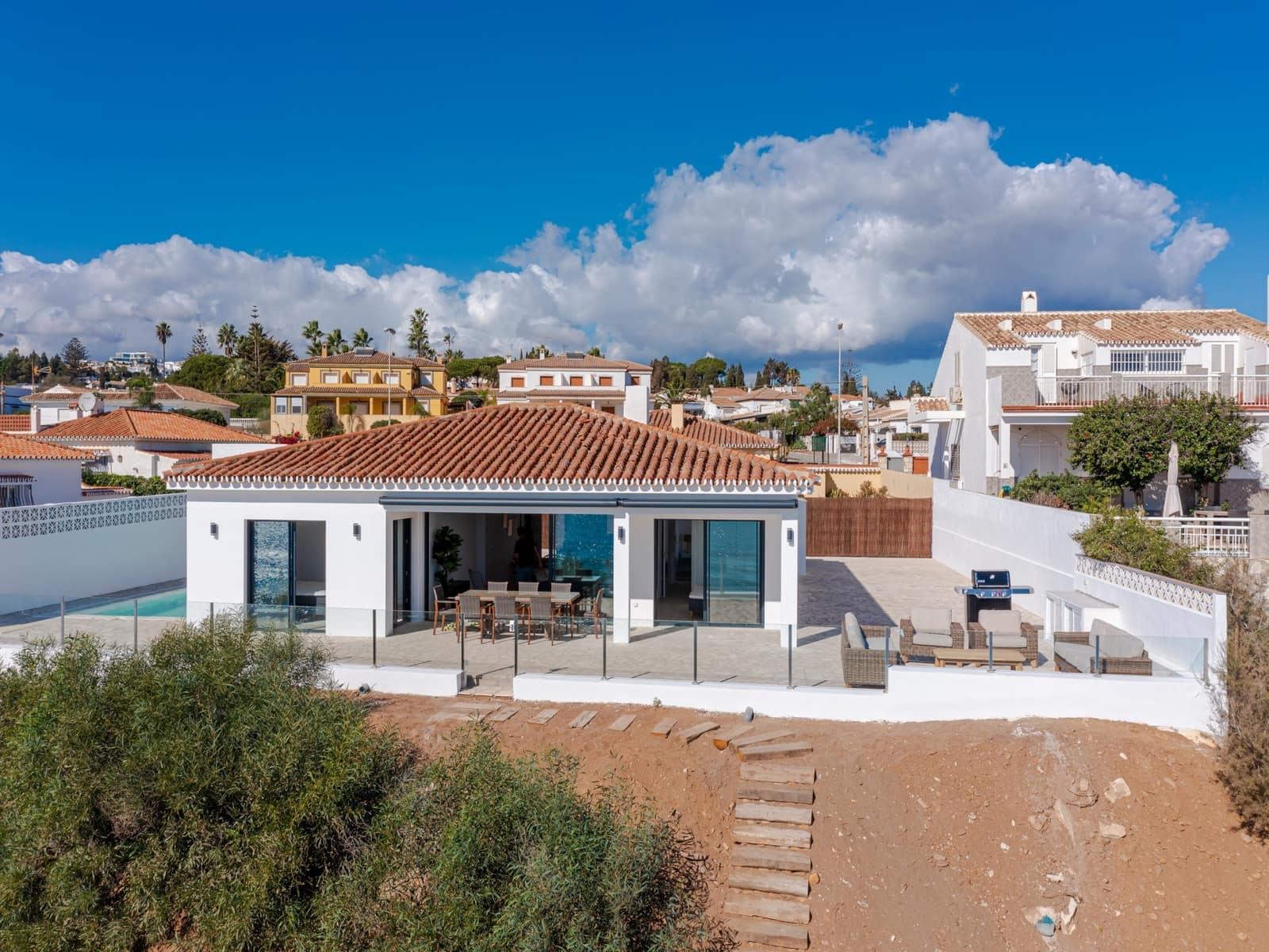 4 bedroom Villa for sale in Marbella with pool garage - € 2,495,000 (Ref: 10066480)