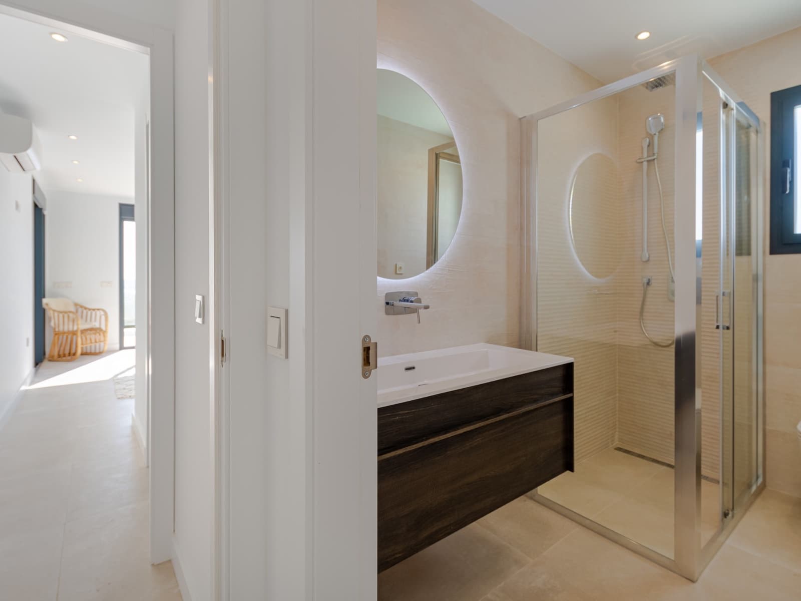 4 bedroom Villa for sale in Marbella with pool garage - € 2,495,000 (Ref: 10066480)