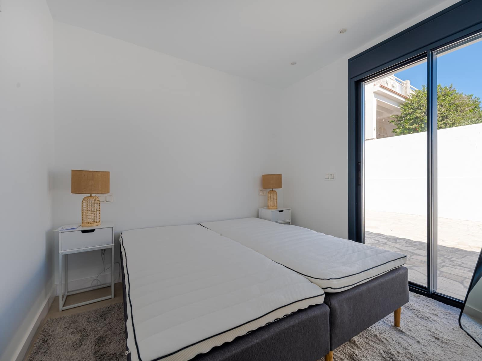 4 bedroom Villa for sale in Marbella with pool garage - € 2,495,000 (Ref: 10066480)