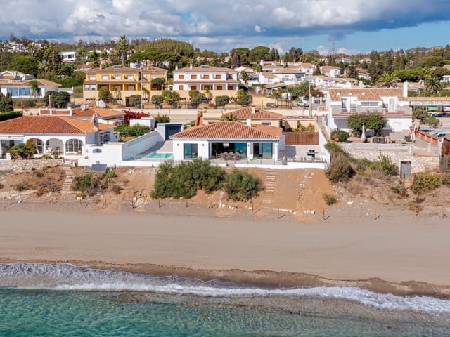 4 bedroom Villa for sale in Marbella with pool garage - € 2,495,000 (Ref: 10066480)