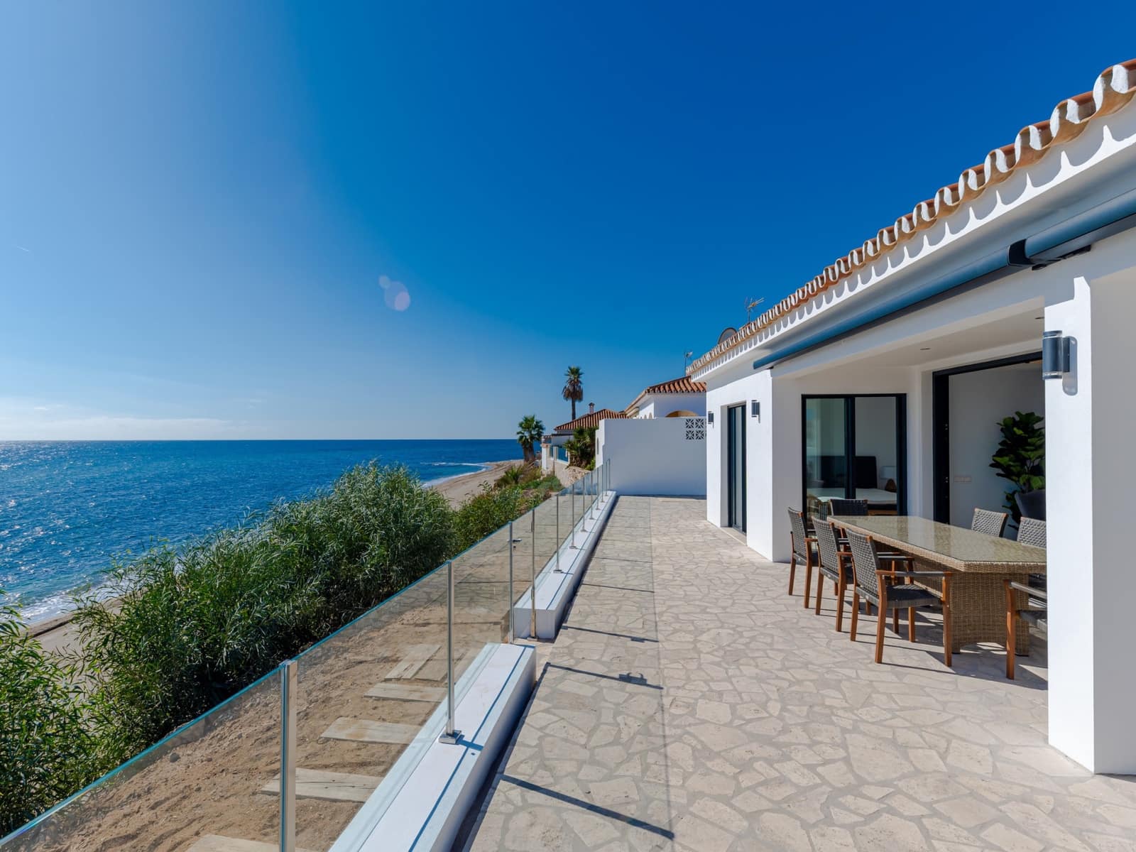 4 bedroom Villa for sale in Marbella with pool garage - € 2,495,000 (Ref: 10066480)