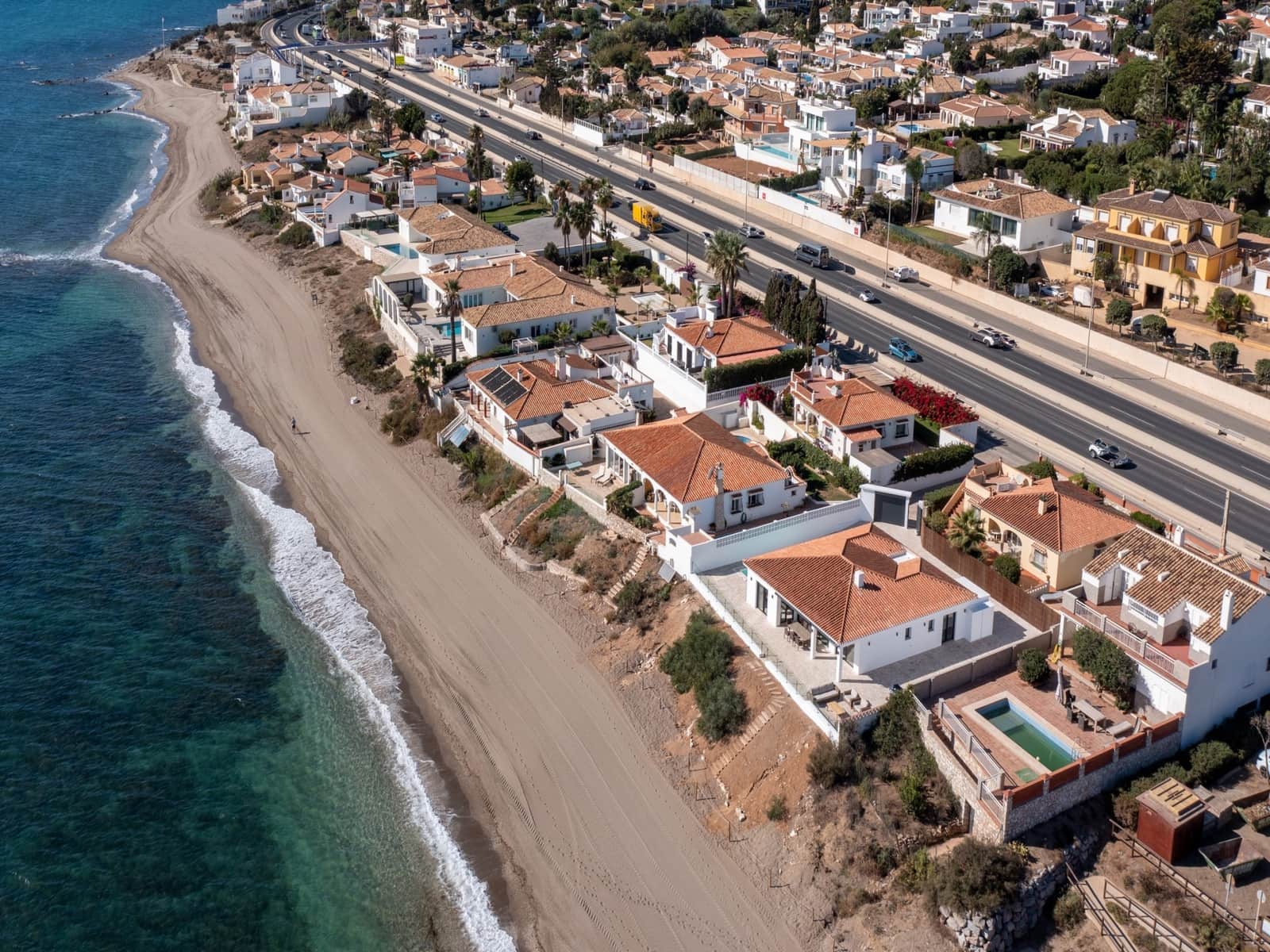 4 bedroom Villa for sale in Marbella with pool garage - € 2,495,000 (Ref: 10066480)