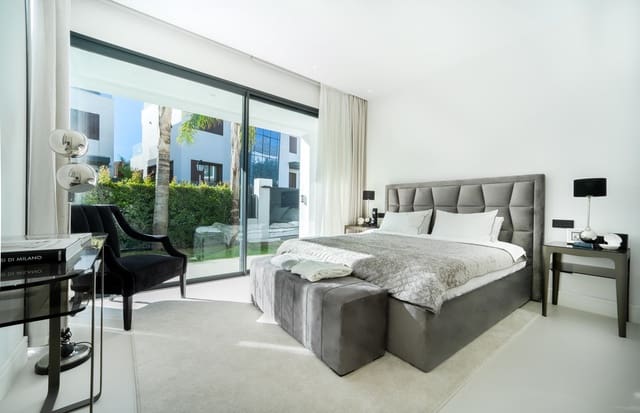 4 slaapkamer Villa te koop in Marbella met zwembad - € 3.500.000 (Ref: 10066487)