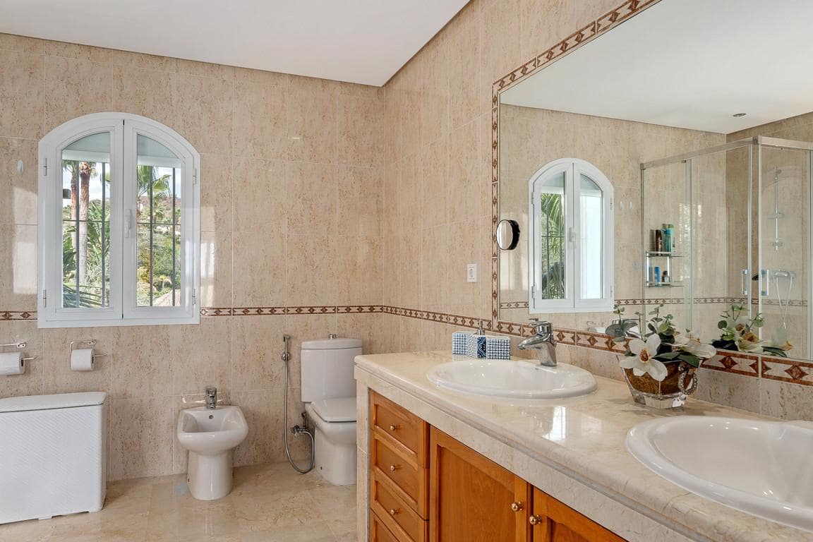 7 bedroom Villa for sale in Marbella with pool garage - € 4,950,000 (Ref: 10066488)