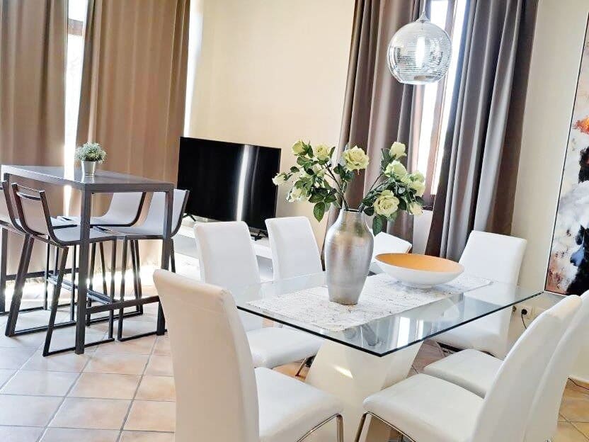 3 bedroom Apartment for sale in El Paraiso with pool - € 490,000 (Ref: 10066497)