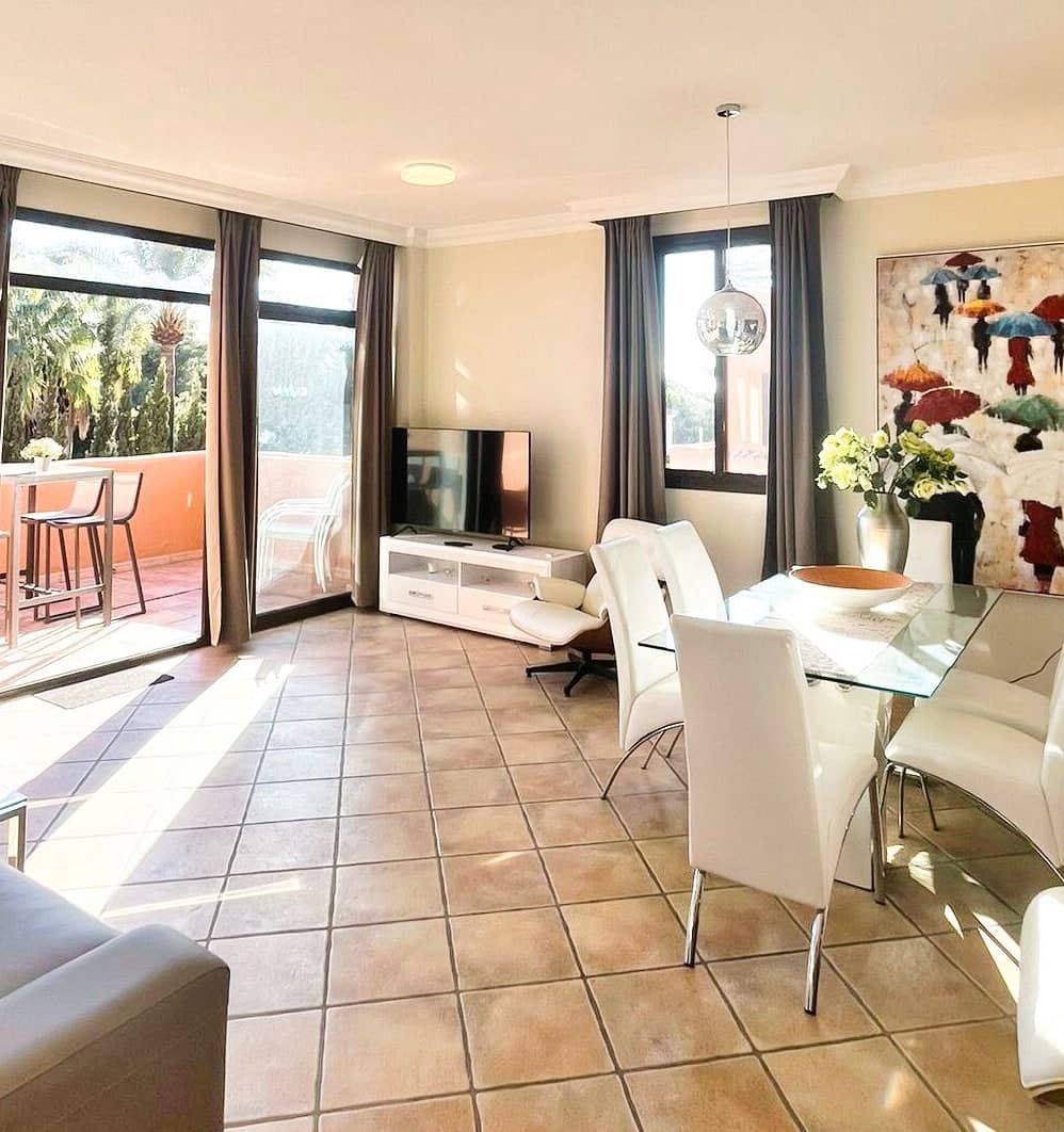 3 bedroom Apartment for sale in El Paraiso with pool - € 490,000 (Ref: 10066497)