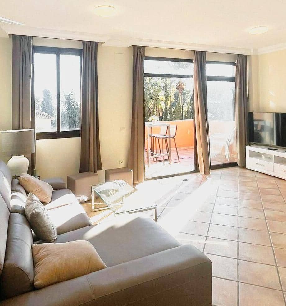 3 bedroom Apartment for sale in Marbella with pool - € 490,000 (Ref: 10066498)