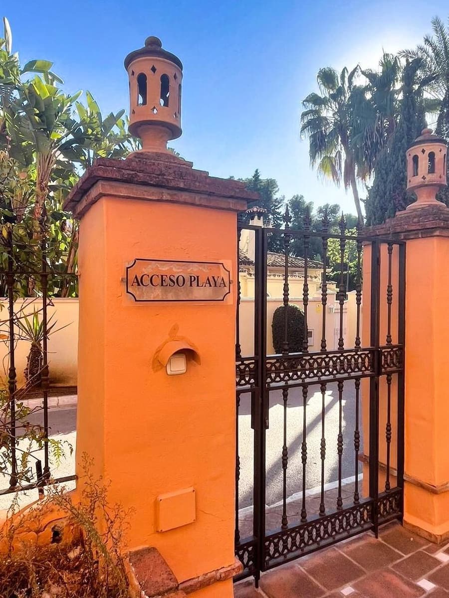 3 bedroom Apartment for sale in Marbella with pool - € 490,000 (Ref: 10066498)