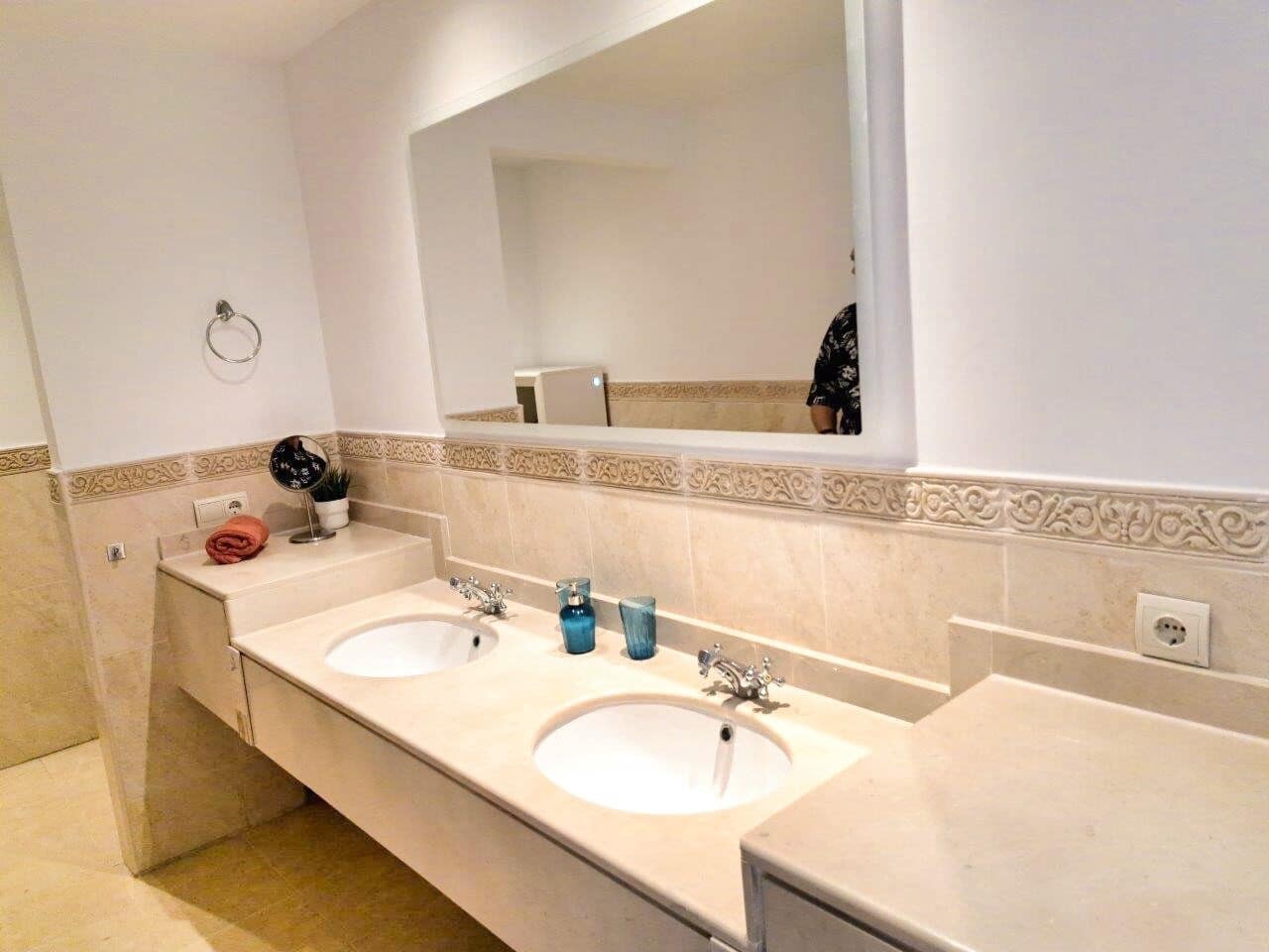 3 bedroom Apartment for sale in Marbella with pool - € 490,000 (Ref: 10066498)