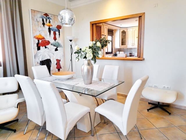 3 bedroom Apartment for sale in Marbella with pool - € 490,000 (Ref: 10066498)