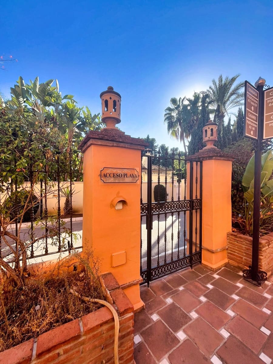 3 bedroom Apartment for sale in Marbella with pool - € 490,000 (Ref: 10066498)