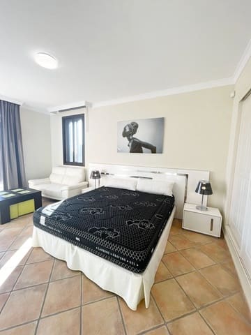 3 bedroom Apartment for sale in Marbella with pool - € 490,000 (Ref: 10066498)