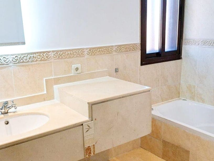 3 soveværelse Lejlighed til salg i Marbella med swimmingpool - € 490.000 (Ref: 10066498)