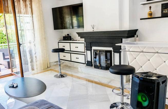 5 bedroom Villa for sale in Marbella with pool garage - € 1,940,000 (Ref: 10066510)