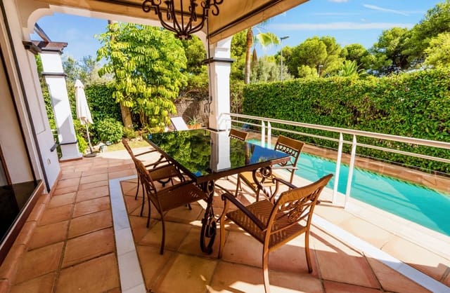 5 bedroom Villa for sale in Marbella with pool garage - € 1,940,000 (Ref: 10066510)