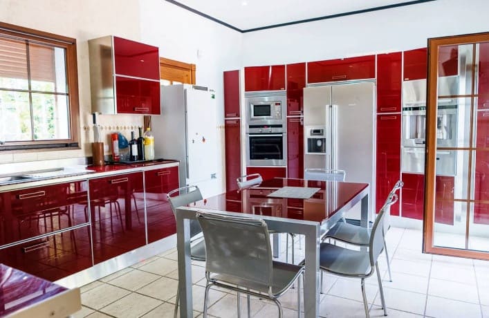 5 bedroom Villa for sale in Marbella with pool garage - € 1,940,000 (Ref: 10066510)