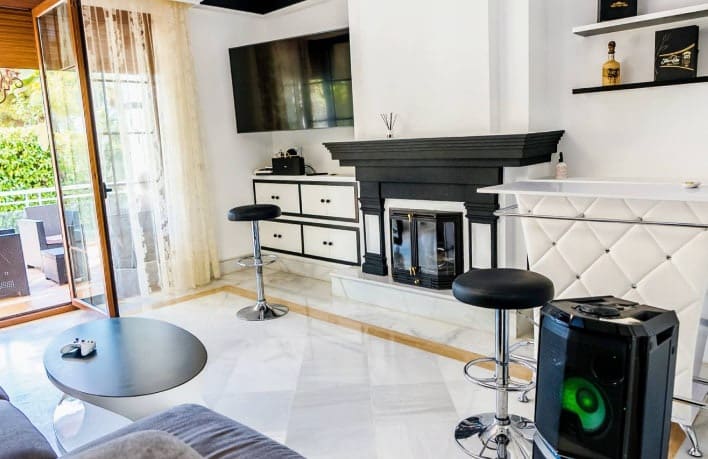 5 bedroom Villa for sale in Marbella with pool garage - € 1,940,000 (Ref: 10066510)