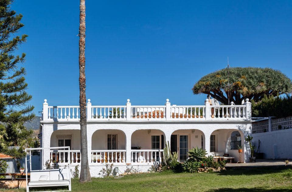 Chalet de 3 habitaciones en Marbella en venta con piscina - 1.200.000 € (Ref: 10066513)