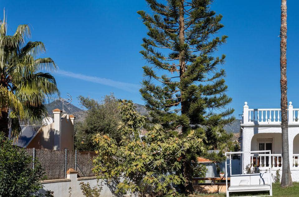 Chalet de 3 habitaciones en Marbella en venta con piscina - 1.200.000 € (Ref: 10066513)