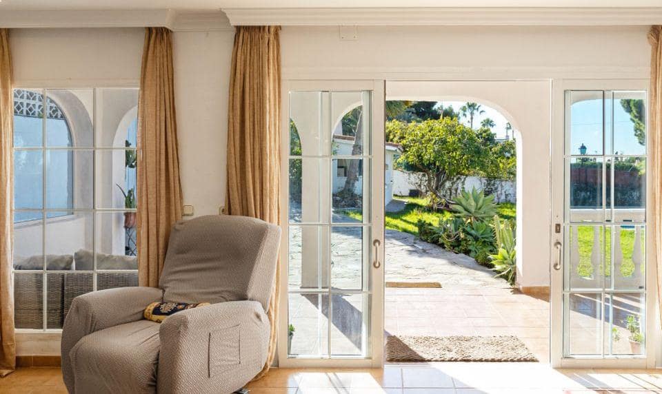 Chalet de 3 habitaciones en Marbella en venta con piscina - 1.200.000 € (Ref: 10066513)