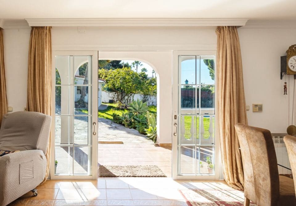 3 bedroom Villa for sale in Marbella with pool - € 1,200,000 (Ref: 10066513)