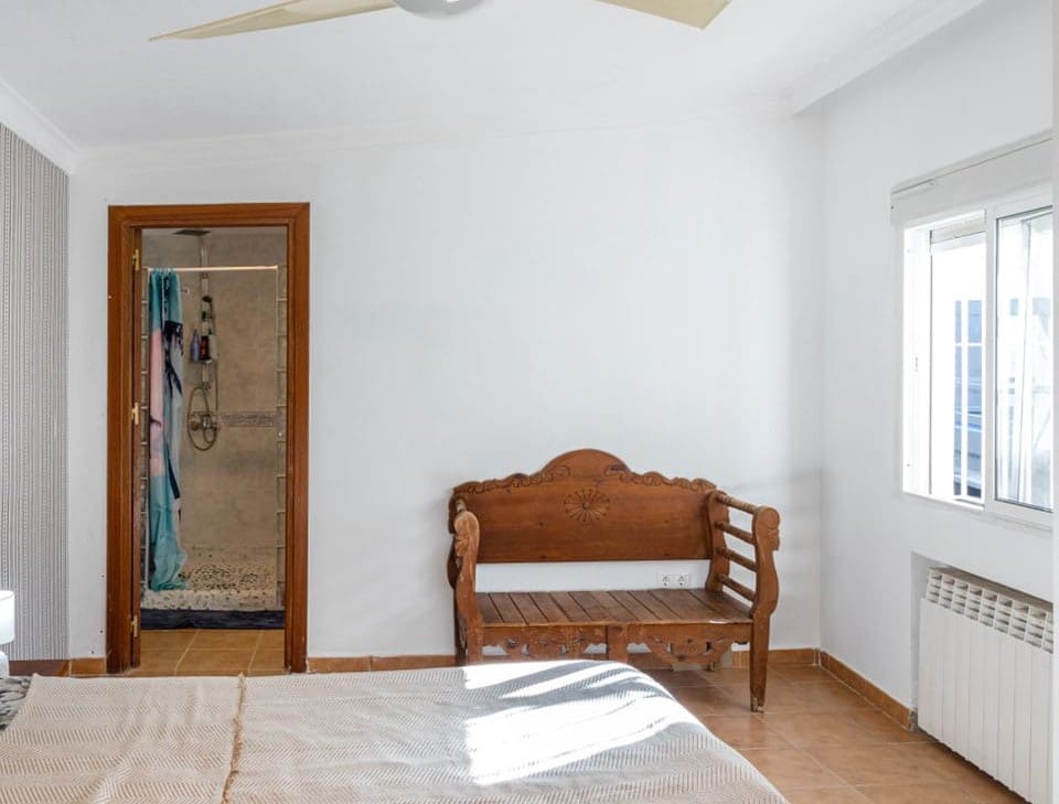 3 bedroom Villa for sale in Marbella with pool - € 1,200,000 (Ref: 10066513)
