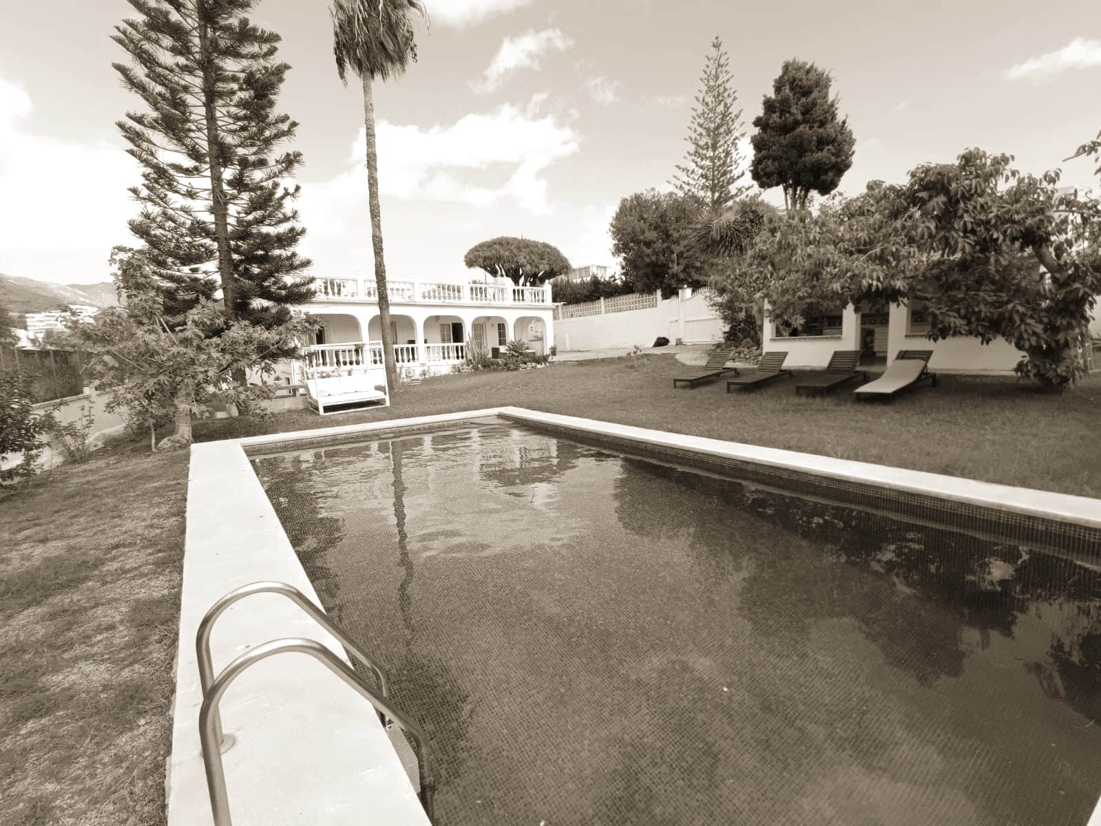 3 bedroom Villa for sale in Marbella with pool - € 1,200,000 (Ref: 10066513)