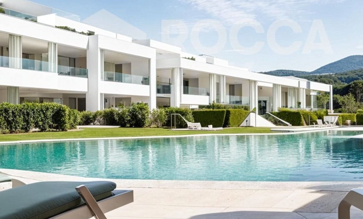 Apartamento de 3 habitaciones en Casares en venta con piscina garaje - 273.000 € (Ref: 10066518)