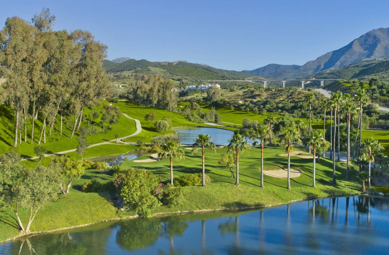 3 bedroom Villa for sale in Marbella with pool garage - € 340,000 (Ref: 10066523)