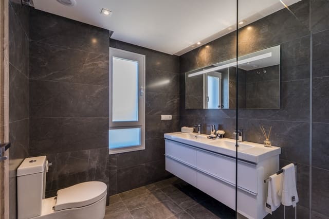 3 slaapkamer Appartement te koop in San Roque met zwembad garage - € 360.000 (Ref: 10066526)