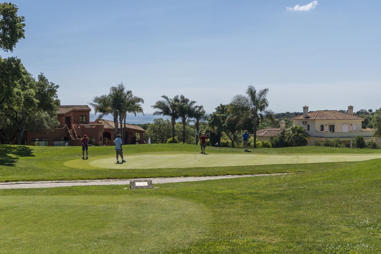 3 Zimmer Apartment zu verkaufen in San Roque mit Pool Garage - 360.000 € (Ref: 10066526)