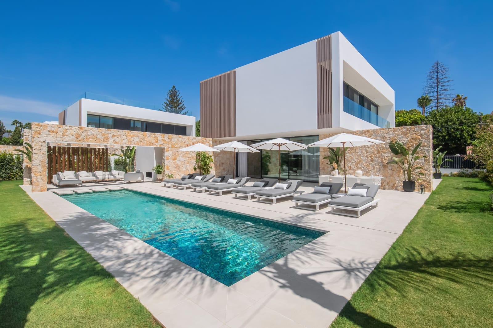Chalet de 4 habitaciones en Marbella en venta con piscina garaje - 3.500.000 € (Ref: 10066537)
