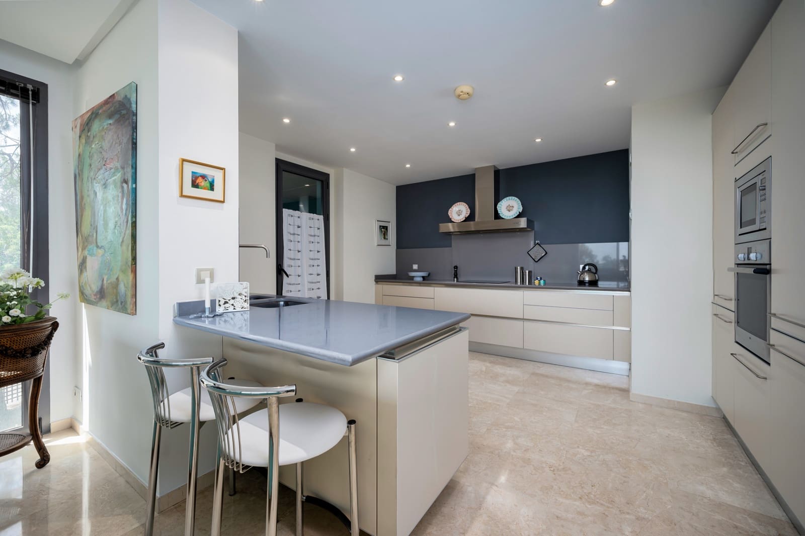 3 bedroom Apartment for sale in Marbella with pool garage - € 1,595,000 (Ref: 10066543)