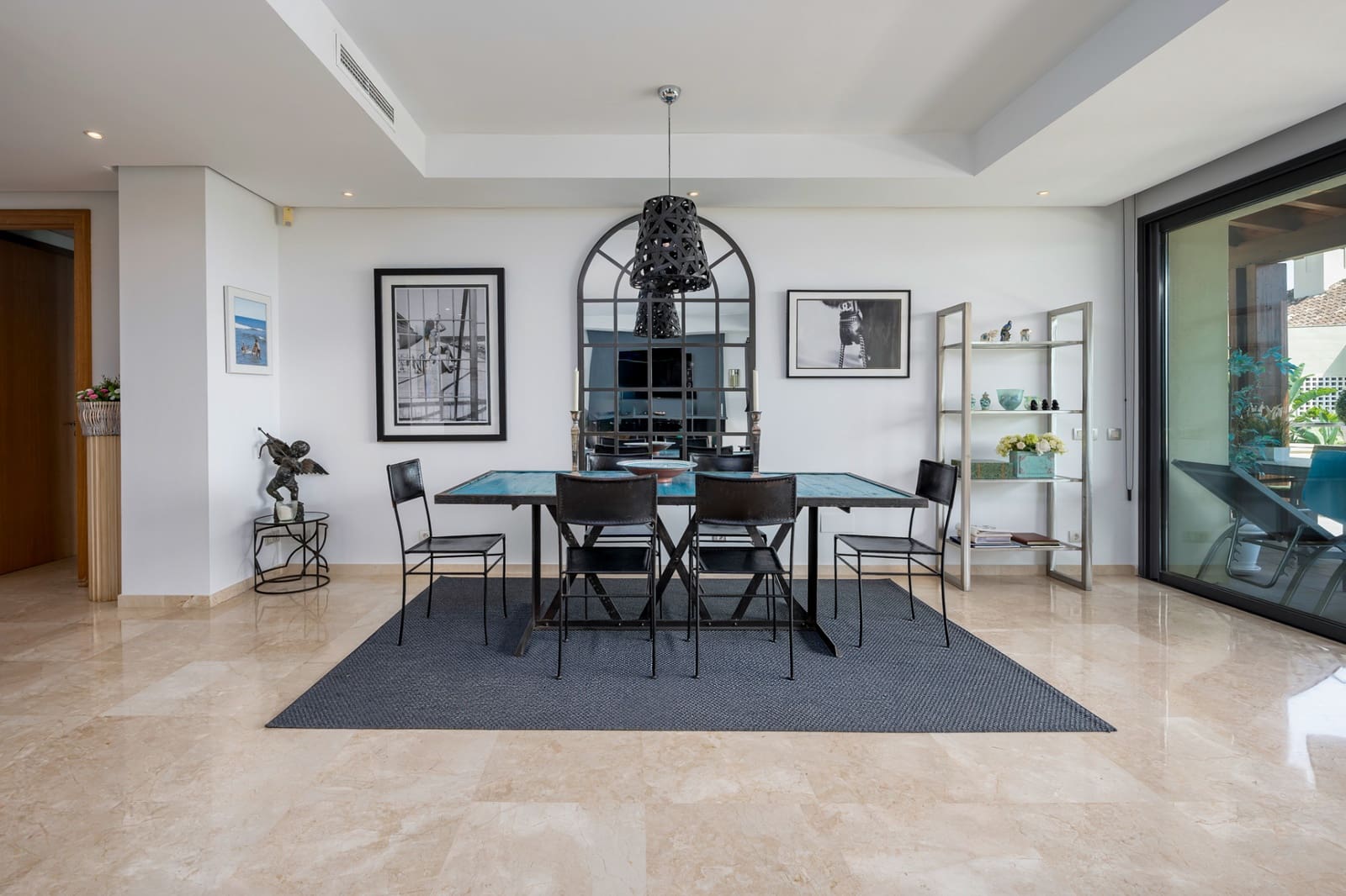 3 bedroom Apartment for sale in Marbella with pool garage - € 1,595,000 (Ref: 10066543)